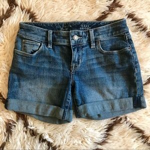 The Limited cuffed easy short, size 0/2 stretchy